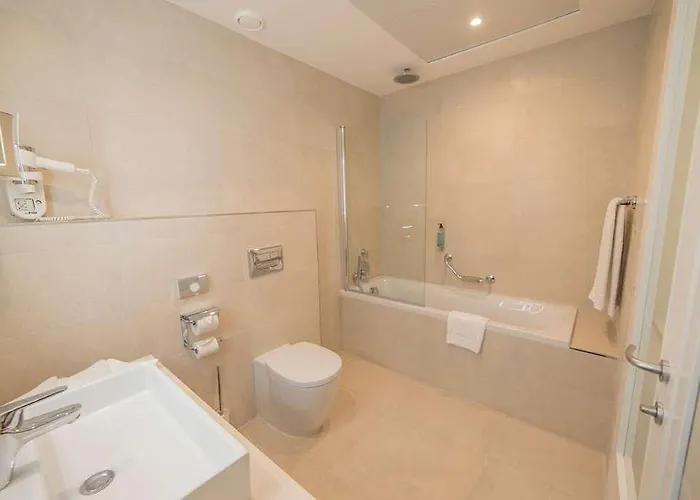 Maritim Antonine And Malta